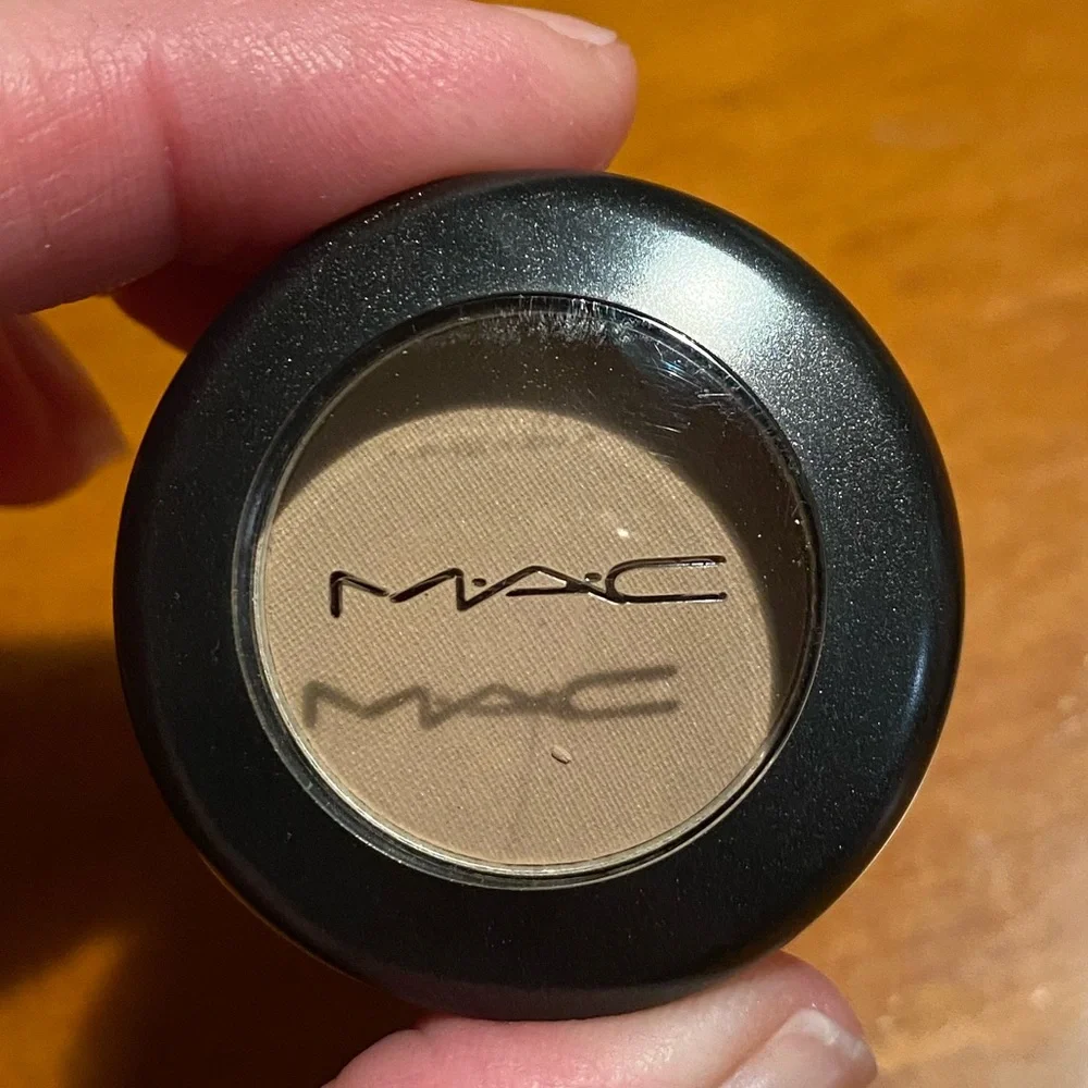 MAC Matte Eye Shadow Omega